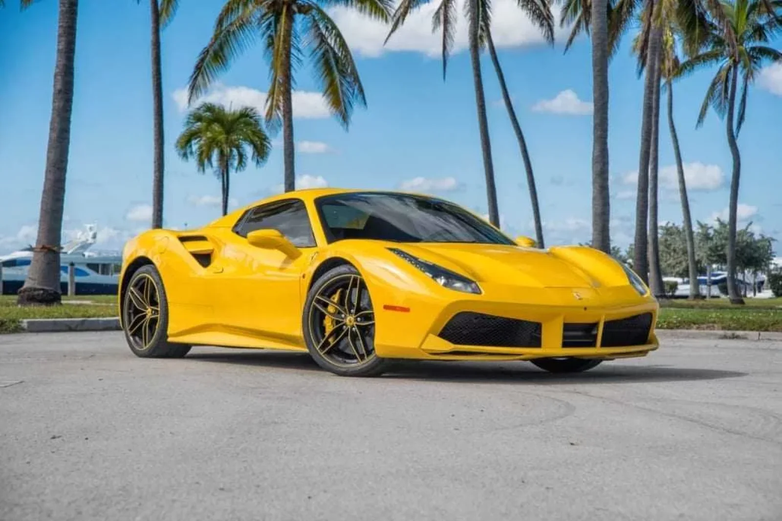 Miete Ferrari 488 Spider  Gelb 2018 in der Miami