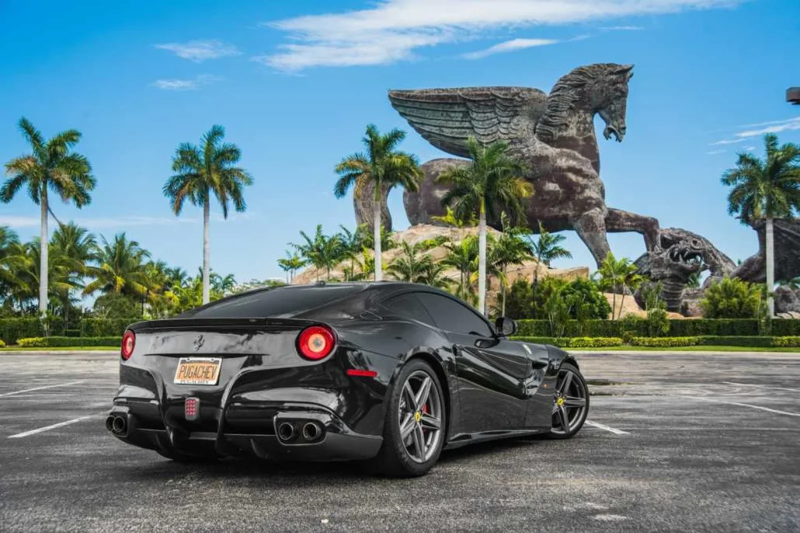 Miete Ferrari F12 Berlinetta  Schwarz 2017 in der Miami - 4 