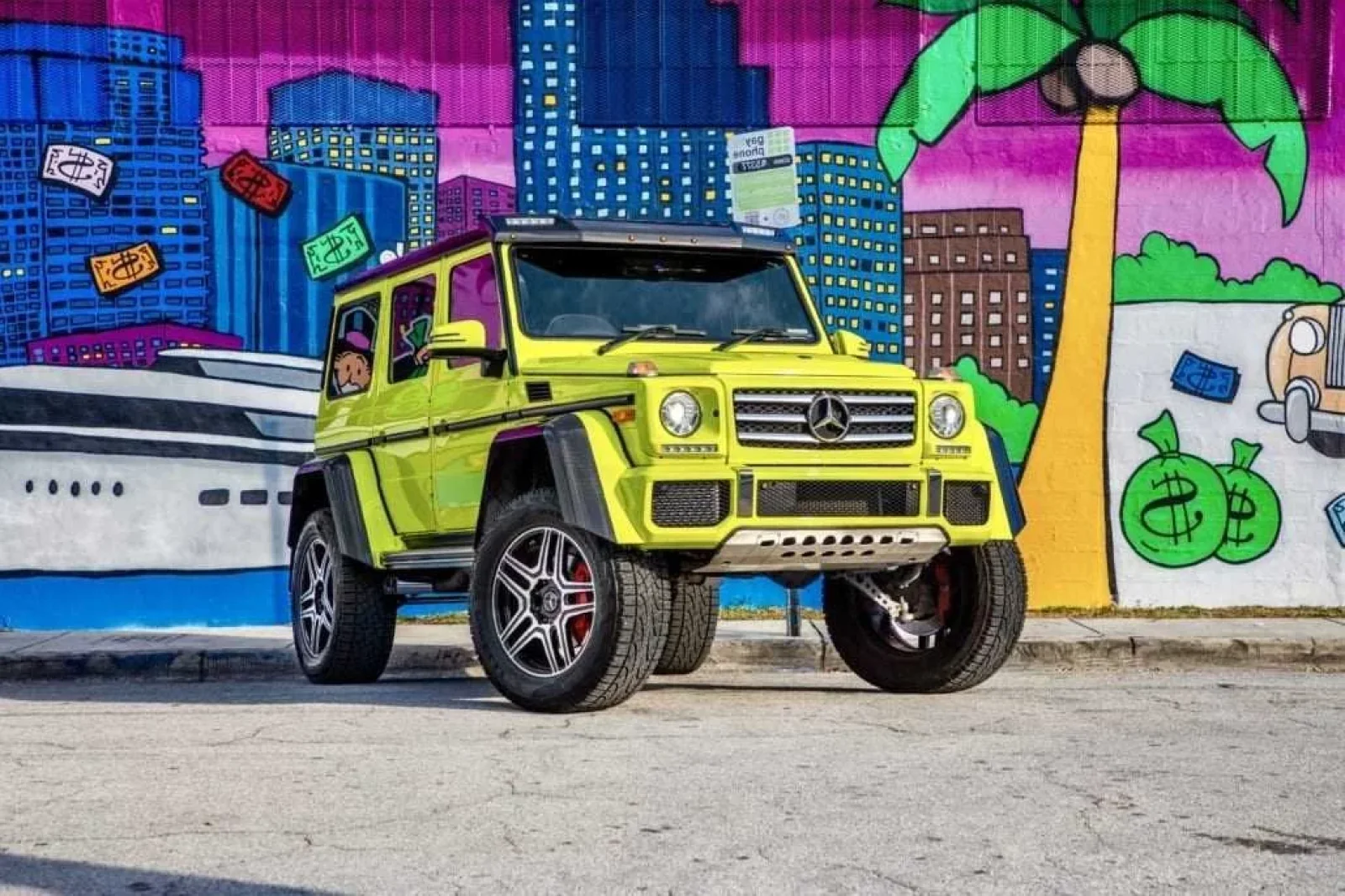 Kiralık Mercedes-Benz G-Class G550 4x4 Sarı 2018 içinde Miami