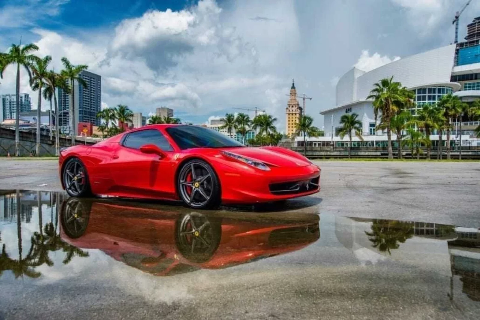 Kiralık Ferrari 458 Spider  Kırmızı 2016 içinde Miami