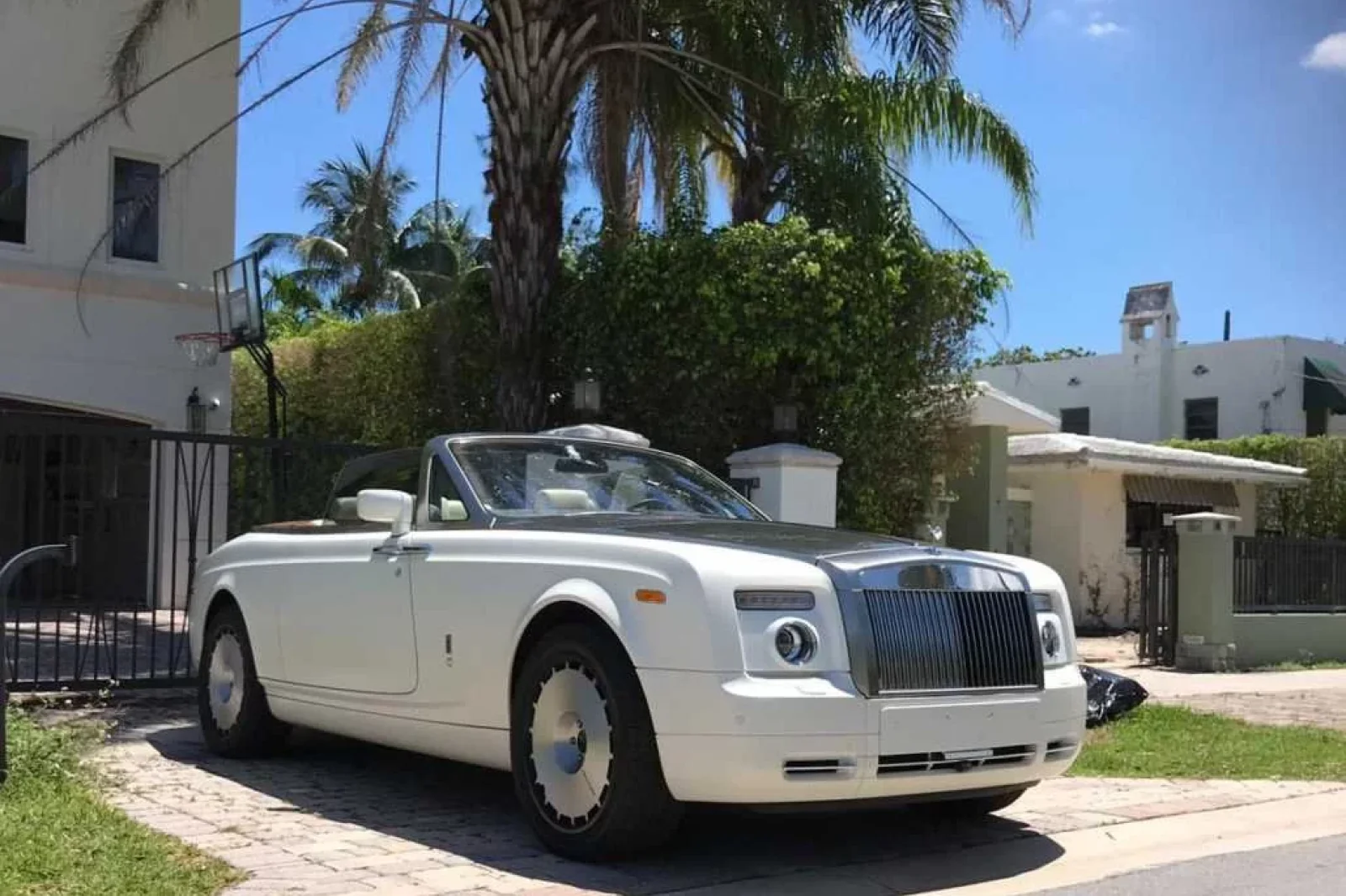 Affitto Rolls-Royce Phantom Drophead Bianco 2012 in Miami