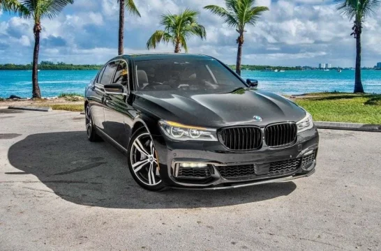 BMW 7-Series 750i L Negro 2018