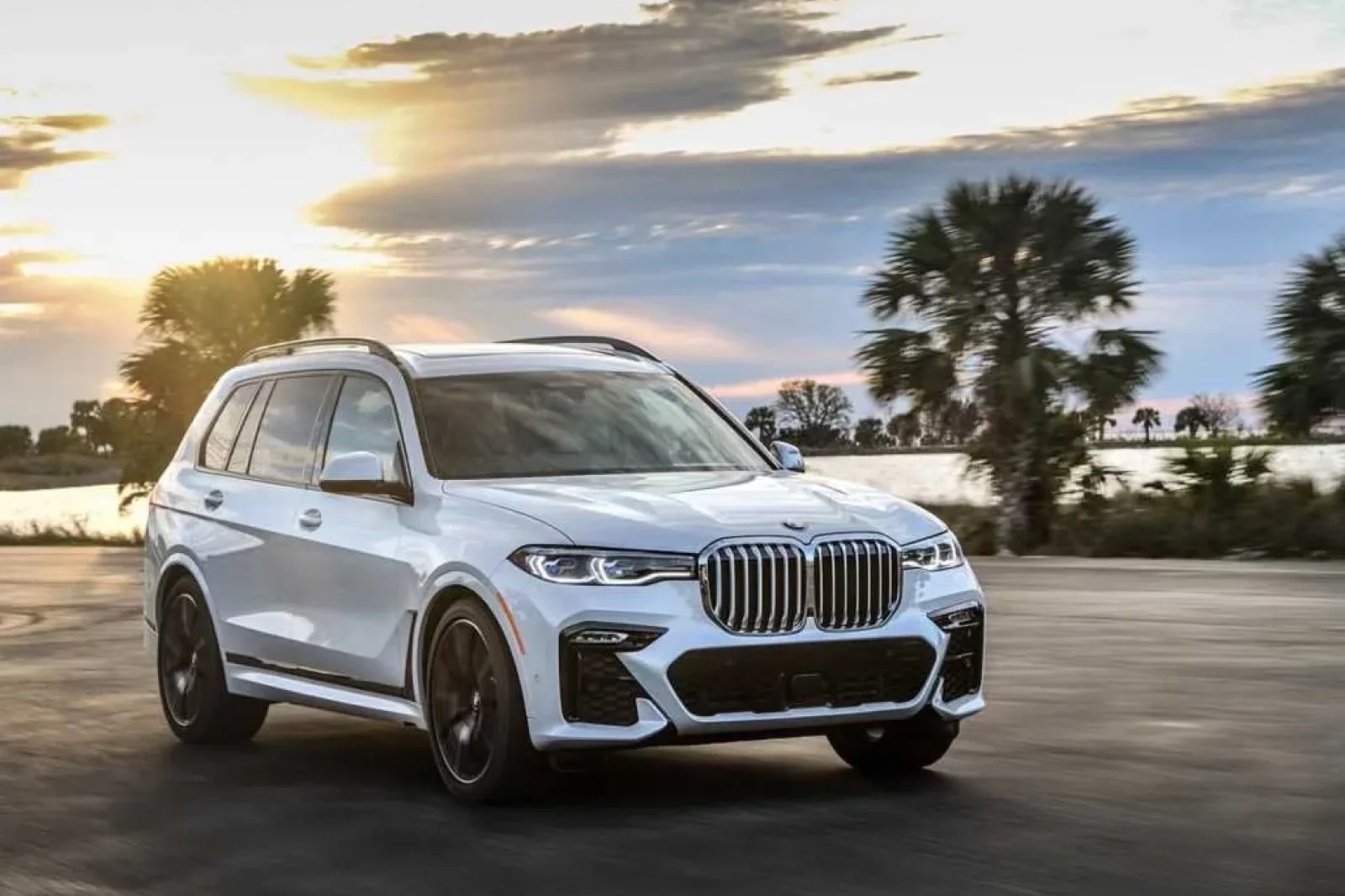 Rent BMW X7  White 2020 in Miami