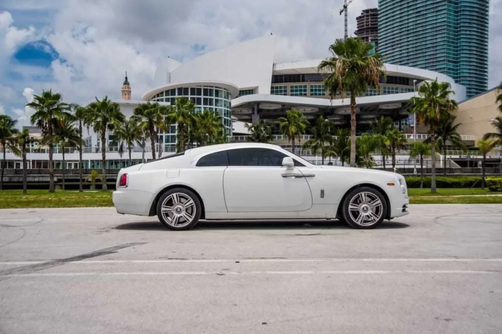 Kiralık Rolls-Royce Wraith  Beyaz 2018 içinde Miami