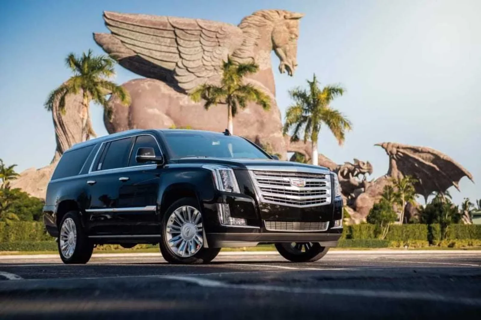 Miete Cadillac Escalade Platinum Schwarz 2020 in der Miami