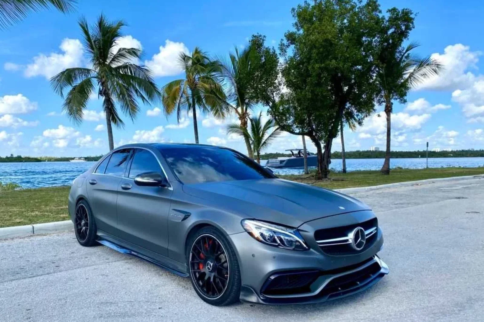 Loyer Mercedes-Benz C-Class C63S AMG Gris 2018 en Miami