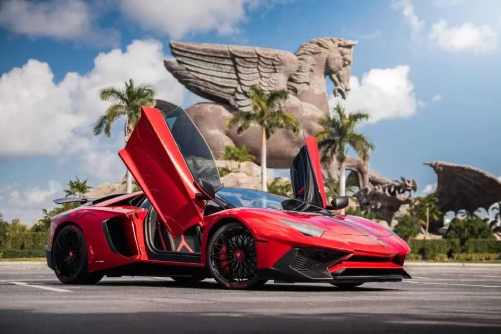 Kiralık Lamborghini Aventador SV Roadster Kırmızı 2019 içinde Miami