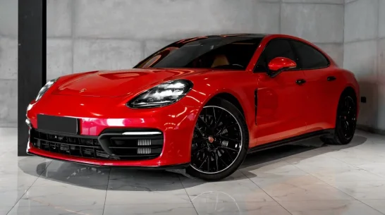 Porsche Panamera Красный 2022