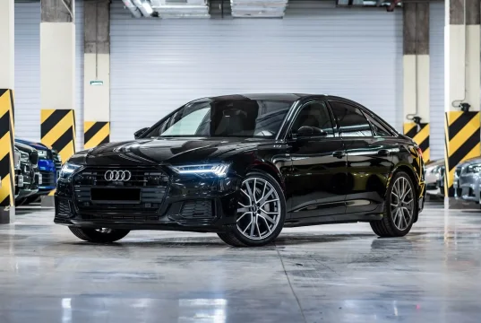 Audi A6 Черный 2021