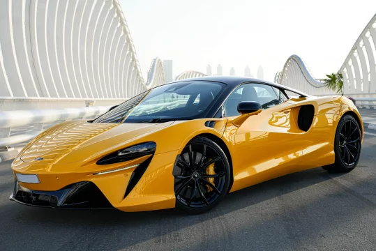 McLaren Artura Yellow 2023