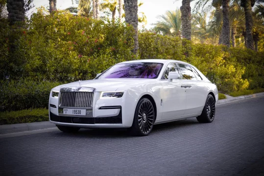 Rolls-Royce Ghost Белый 2021